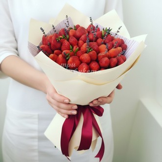 Букет из свежей клубники (60 ягод)
