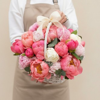 25 пионов в корзине 25 пионов в корзине