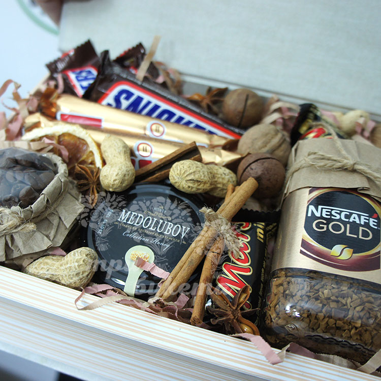 Коробка - книжка с кофе и мёдом(крупный план)