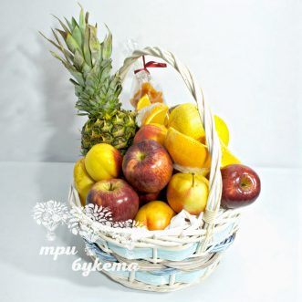Корзина с ананасом и нектаринами