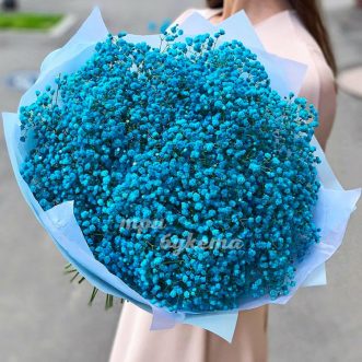 Большой букет из голубой гипсофилы