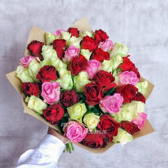 Букет из 51 цветной кенийской розы